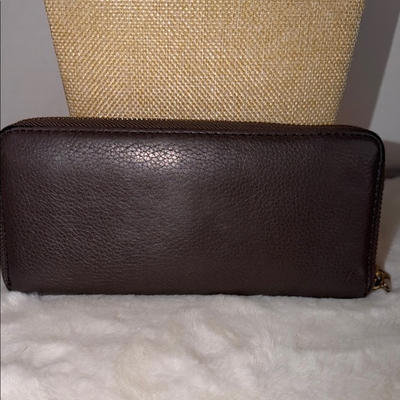 Marc By Marc Jacobs Black Wallet with Gold Plate - Picture 11 of 15